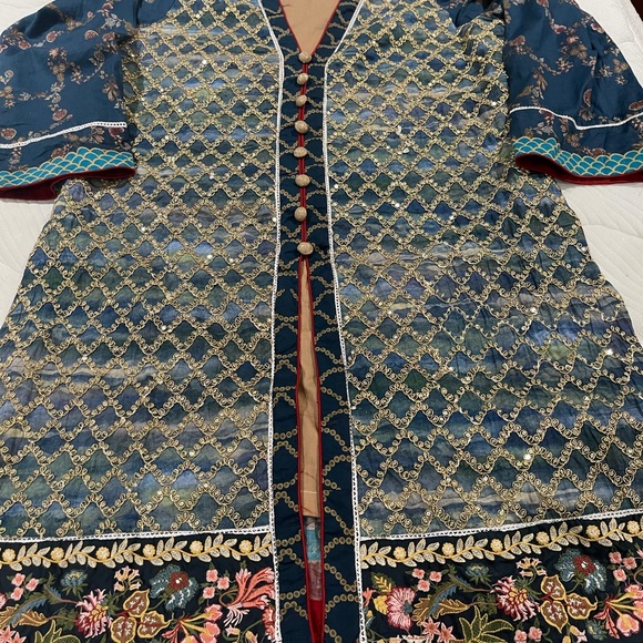 Pakistani branded dress - Picture 4 of 16